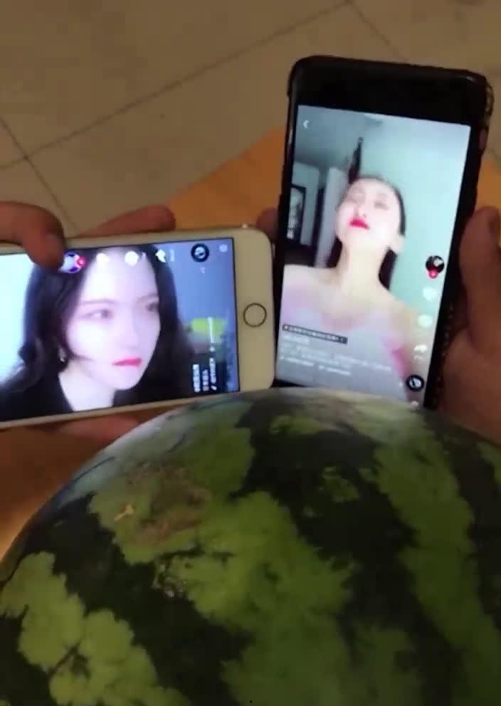 吃瓜黑哥视频在线观看,在线观看视频，带你领略趣味生活瞬间