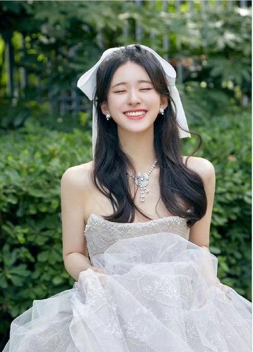 赵露思吃黑瓜,挑战极限美食之旅