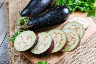 黑茄瓜适合煮了吃吗,烹饪佳选，煮食新体验
