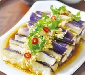 黑茄瓜适合煮了吃吗,烹饪佳选，煮食新体验