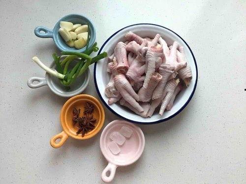 黑鸡爪包装生瓜怎么吃,黑鸡爪包装生瓜的多样食用指南