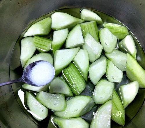 瓜里面黑的可以吃吗