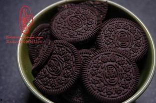 吃白瓜会拉黑大便吗,“白瓜食用后大便变黑之谜解析”